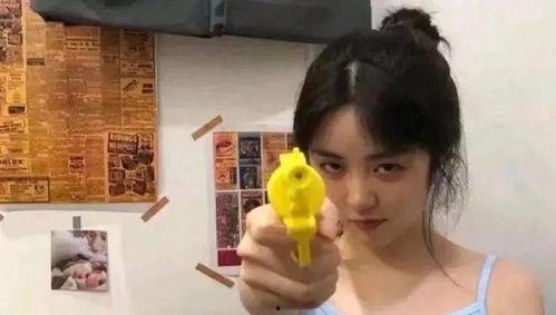 陪你吃瓜沙雕女孩视频,欢乐无限视频回顾